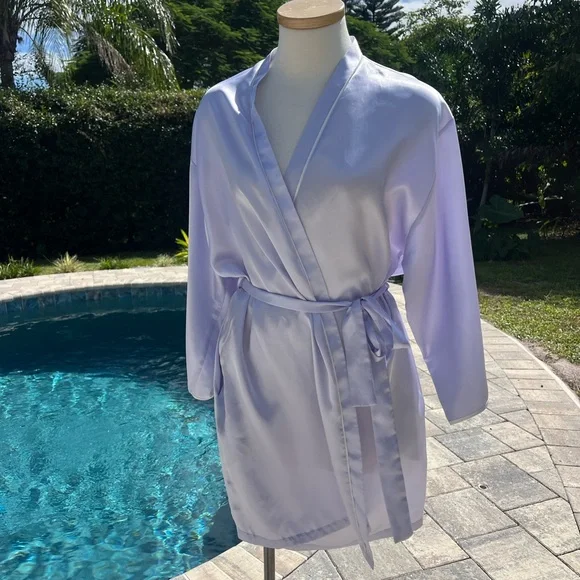 Oscar de la Renta Light Purple Satin Robe - Picture 1 of 15